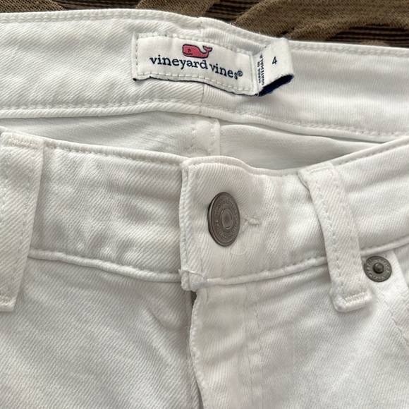 Vineyard vines white jeans! - Picture 2 of 8